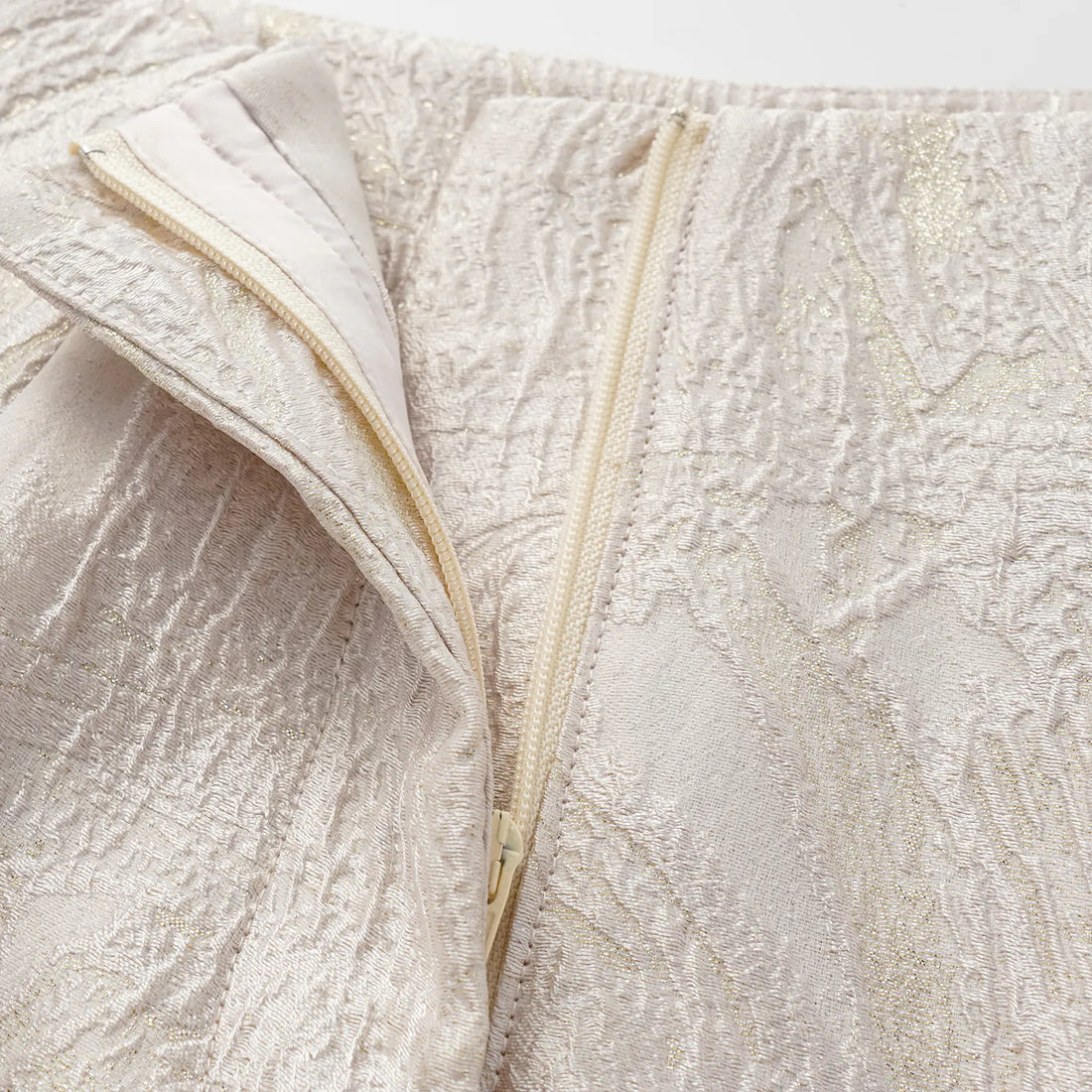 "Imperial Garden Teatime" 3D Jacquard Chinese Style Shorts with Gold Weaving Crafts—Lotus Reflects the Moon