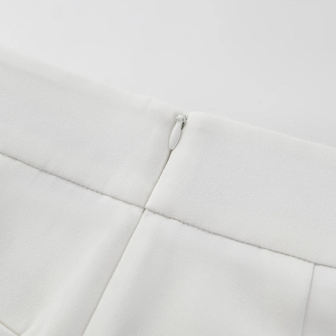 "Speak Sleek." Anti-wrinkle Acetate Special Cut Wide Leg Trousers - White