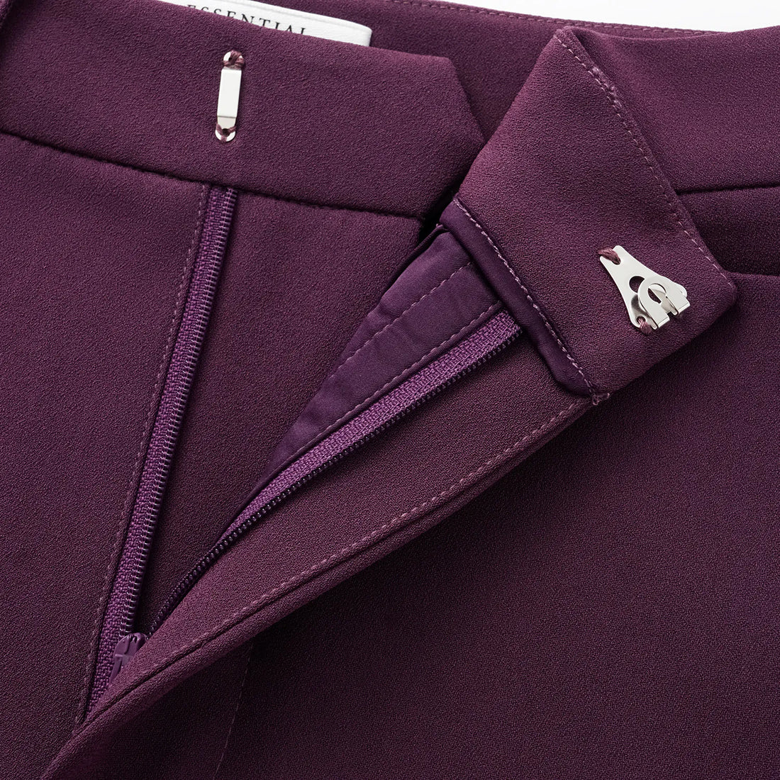 “Speak Sleek.” 抗皺肌理醋酸九分褲—葡萄紫