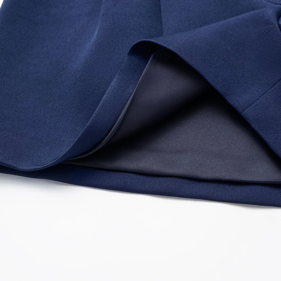 "Speak Sleek." 醋酸短褲—Indigo