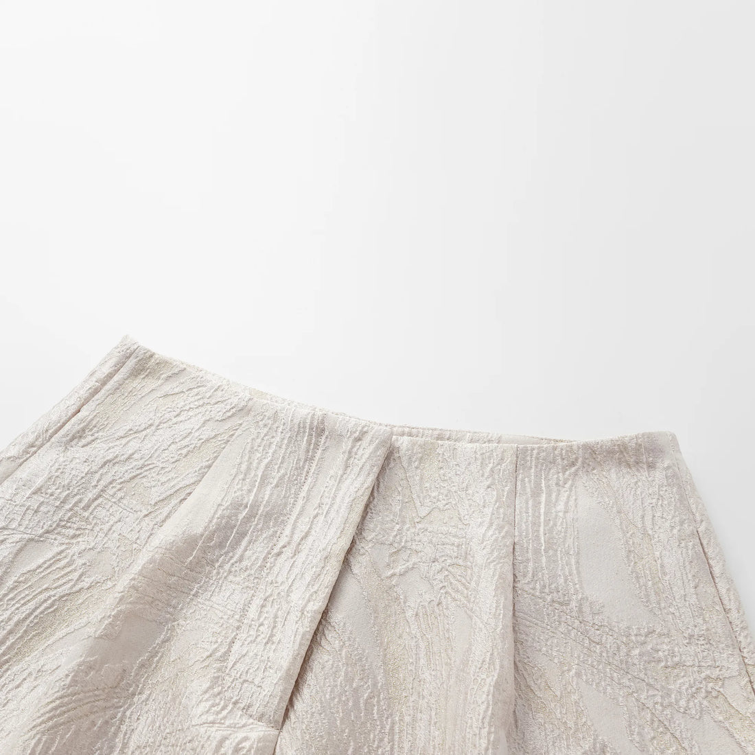 "Imperial Garden Teatime" 3D Jacquard Chinese Style Shorts with Gold Weaving Crafts—Lotus Reflects the Moon