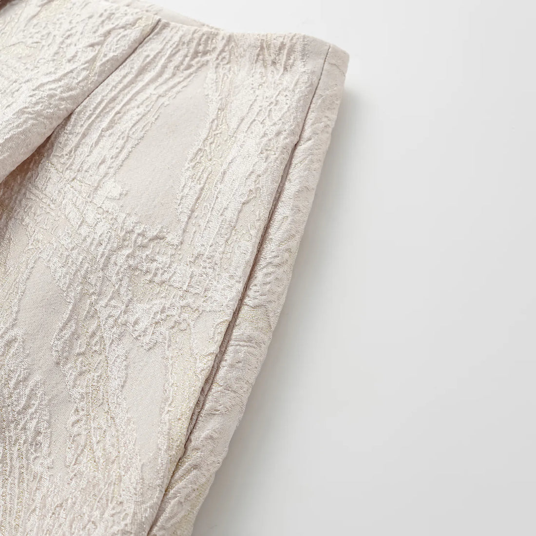 "Imperial Garden Teatime" 3D Jacquard Chinese Style Shorts with Gold Weaving Crafts—Lotus Reflects the Moon