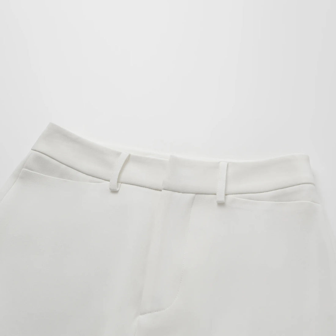 “Speak Sleek.” Anti-wrinkle Acetate Cropped Pants—White