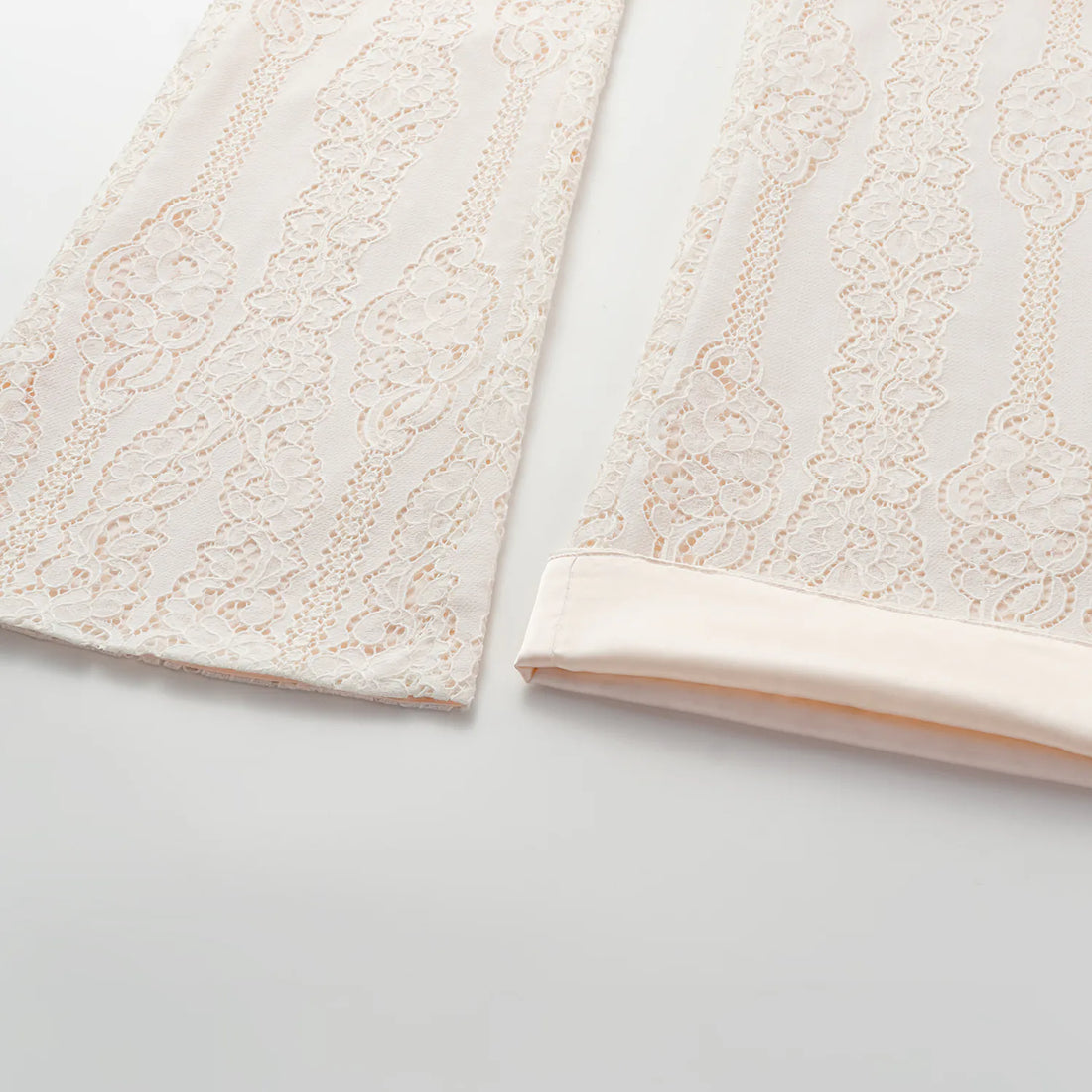 "Chun Shang Ya Ji" hollow lace craft bell-bottom pants