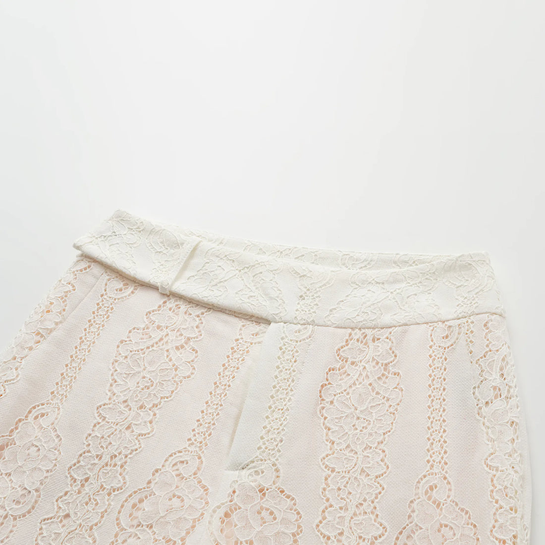 "Chun Shang Ya Ji" hollow lace waist trousers