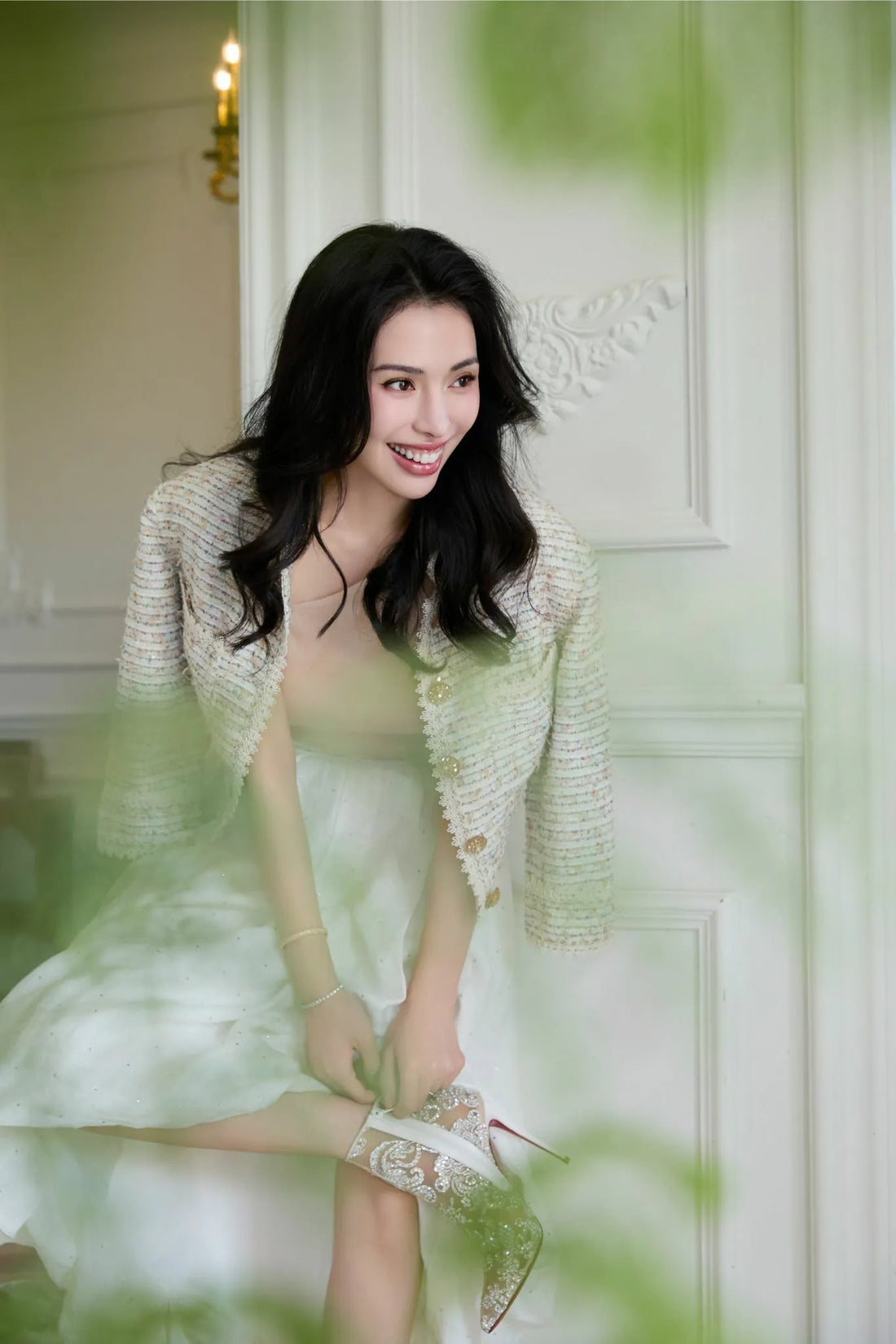 “Chelsea Citywalk.” 蕾絲花邊花呢短外套—Crème Brûlée