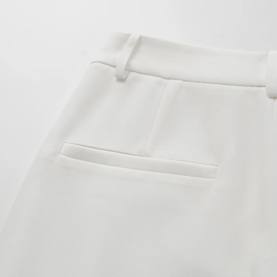 “Speak Sleek.” Anti-wrinkle Acetate Cropped Pants—White