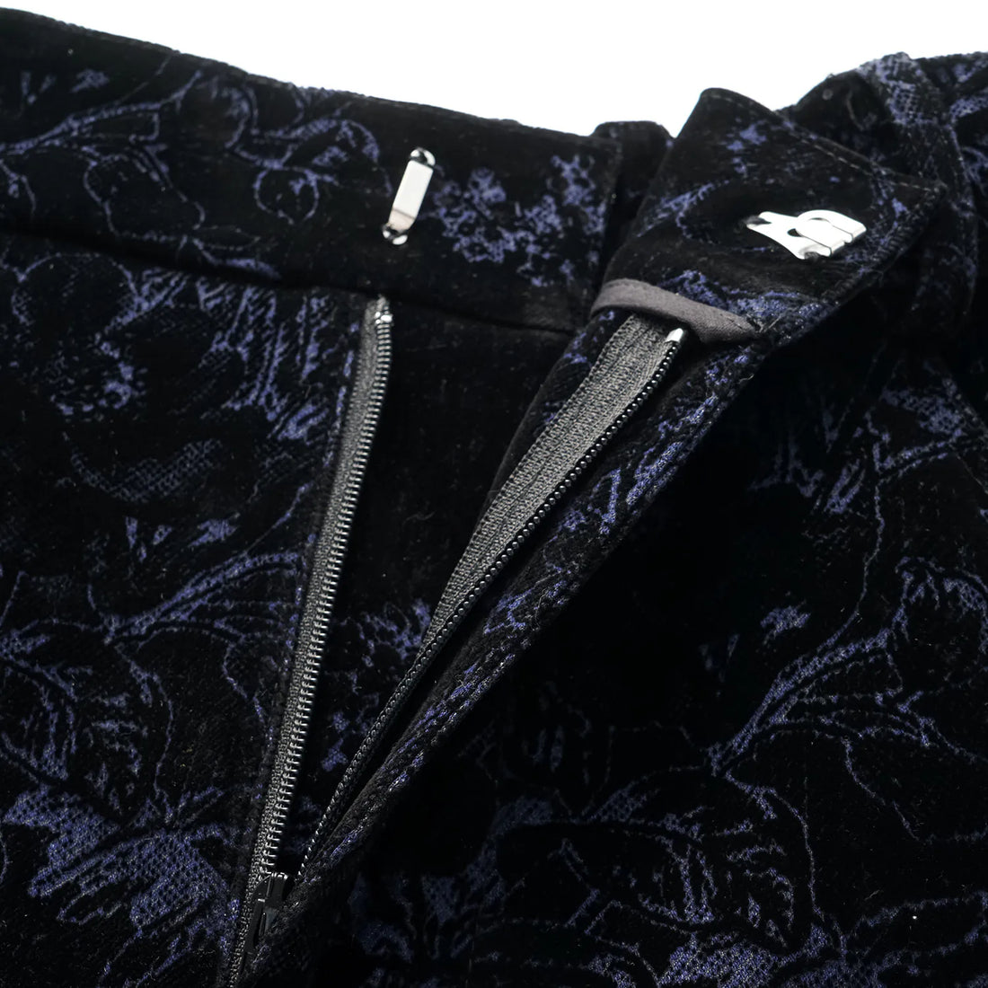 "Lazily in the Spring" Dark Velvet Jacquard Denim Cropped Pants