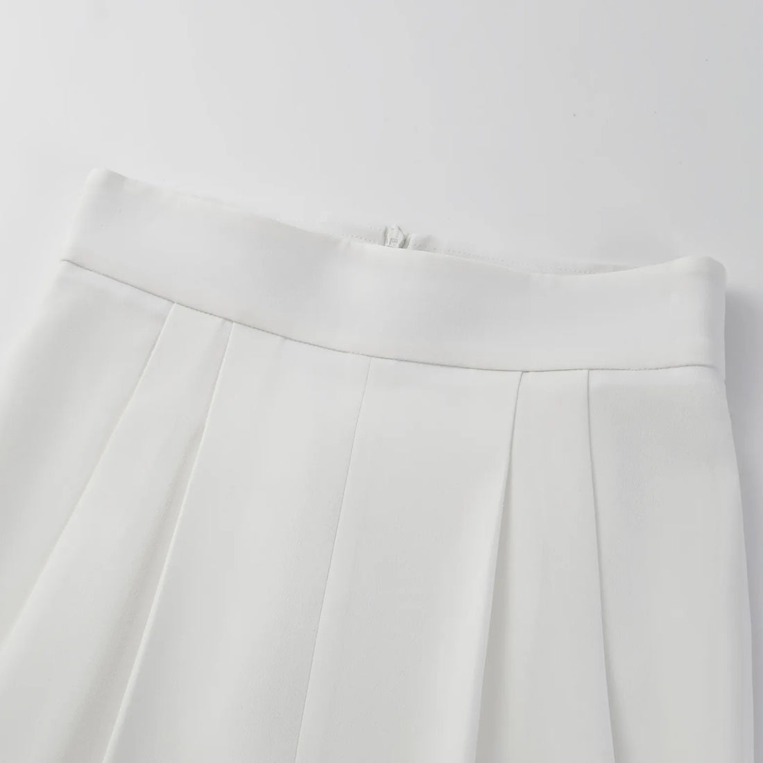 "Speak Sleek." Anti-wrinkle Acetate Special Cut Wide Leg Trousers - White