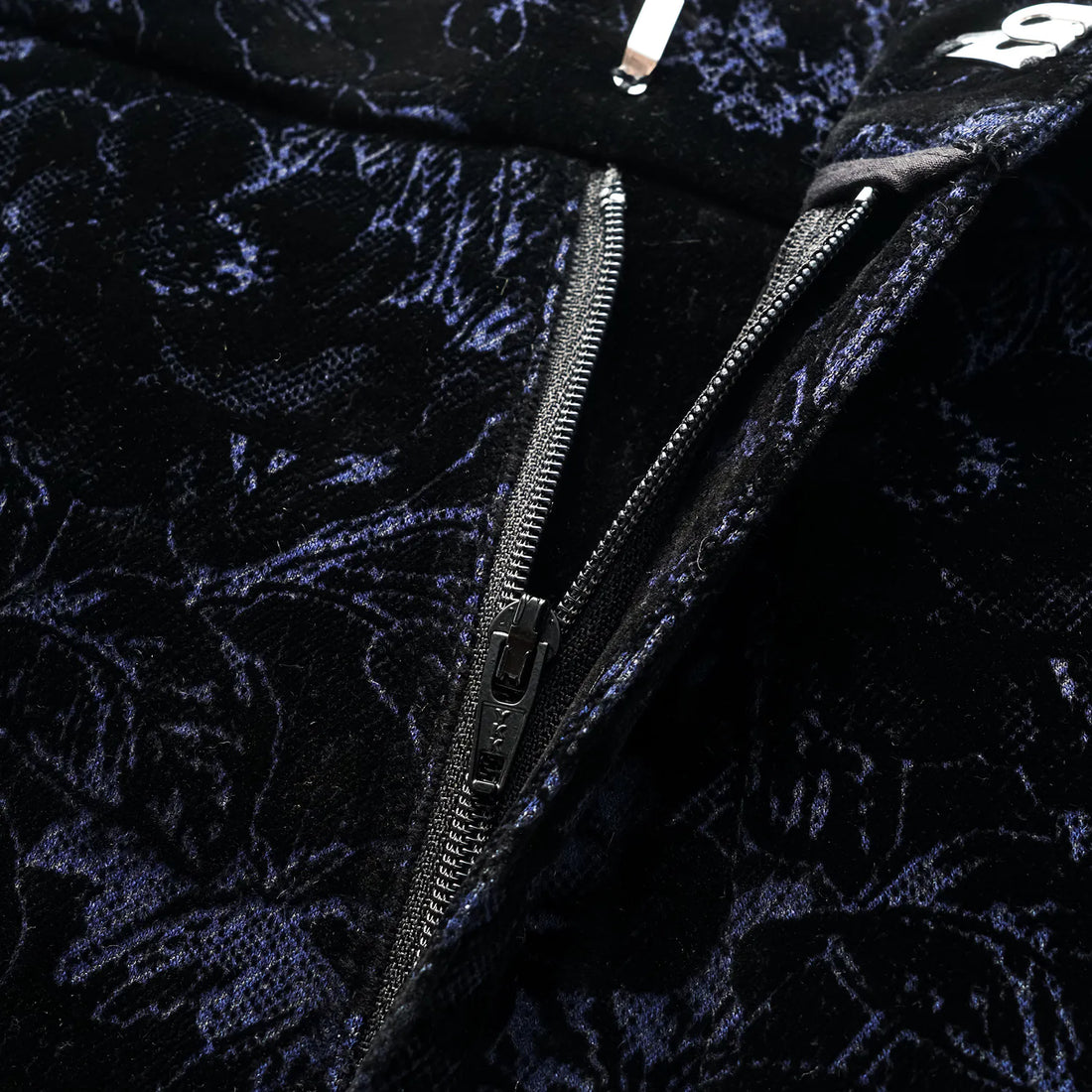 "Lazily in the Spring" Dark Velvet Jacquard Denim Cropped Pants