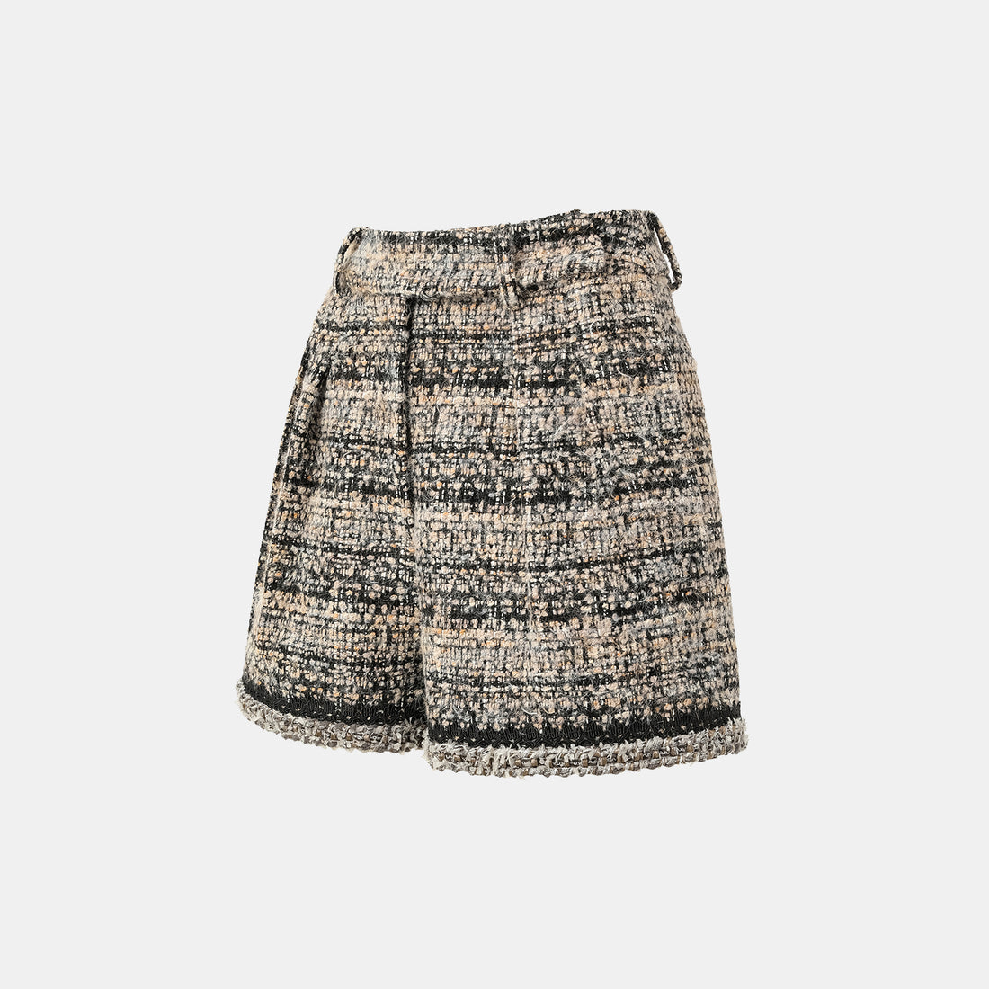 “Knightsbridge citywalk.” Tweed shorts – camel/black