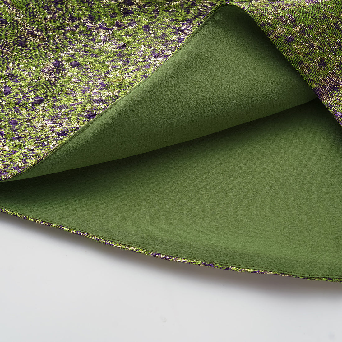 "Imperial Garden Teatime" Italian 3D Jacquard Shorts - Pearl Dotted Jade Ink