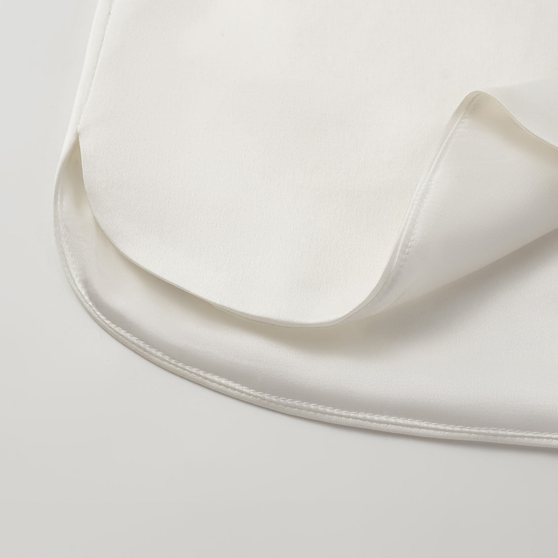 "Easy-go Chic" Heavy Acetate Casual Shorts - Simple White