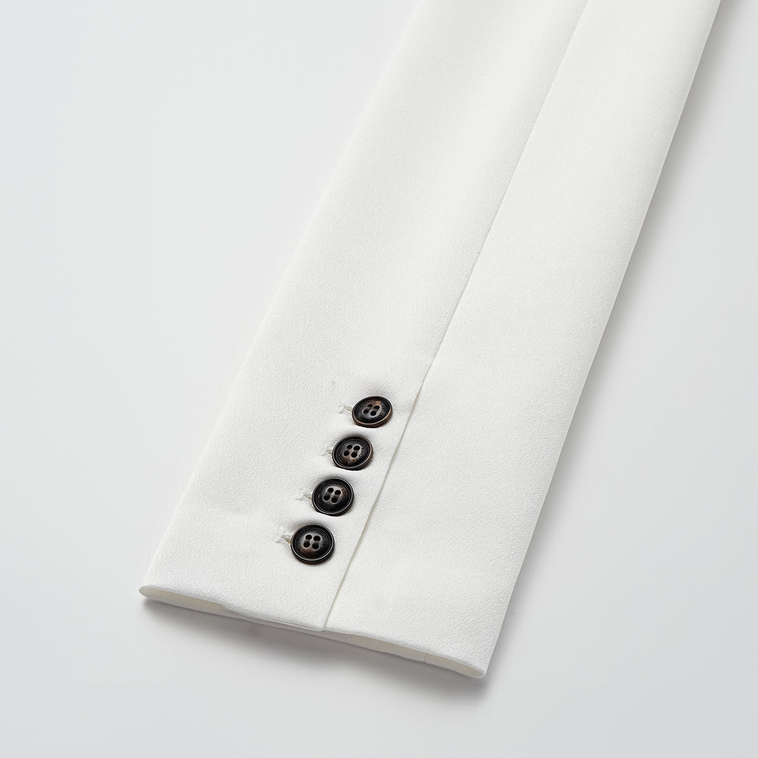 "Speak Sleek." 醋酸雙排扣西裝外套—White