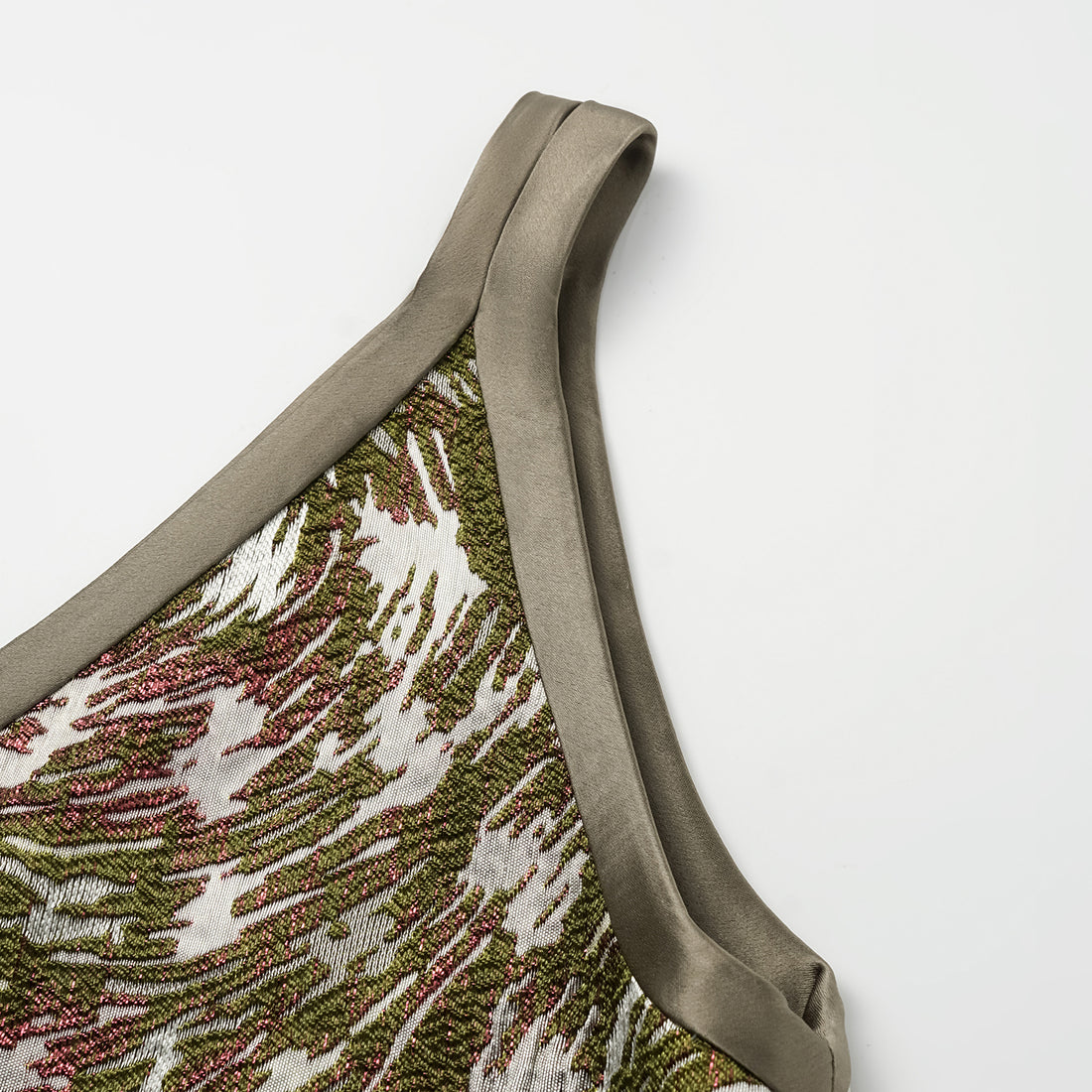 "Imperial Garden Teatime" Italian jacquard patchwork vest - Spring outing fun