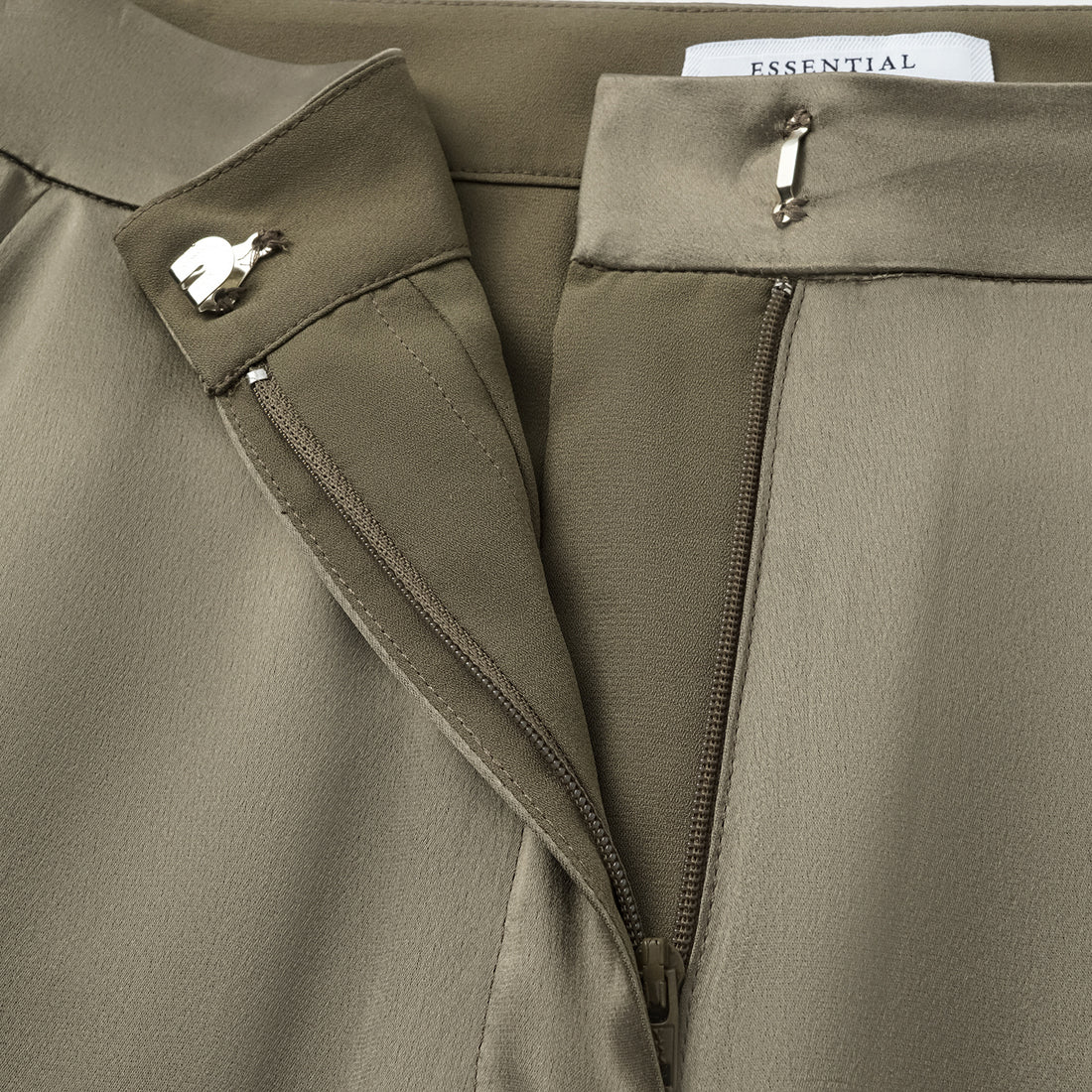 "Imperial Garden Teatime" Satin Acetate Flared Pants - Spring Green
