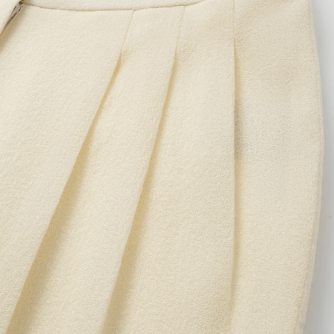 "The Top" British top crepe cropped trousers—Beige