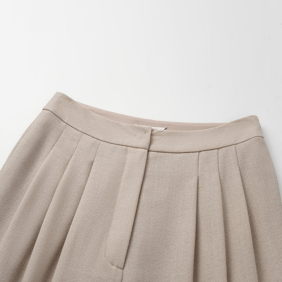 "The Top" British top crepe cropped trousers—Mink