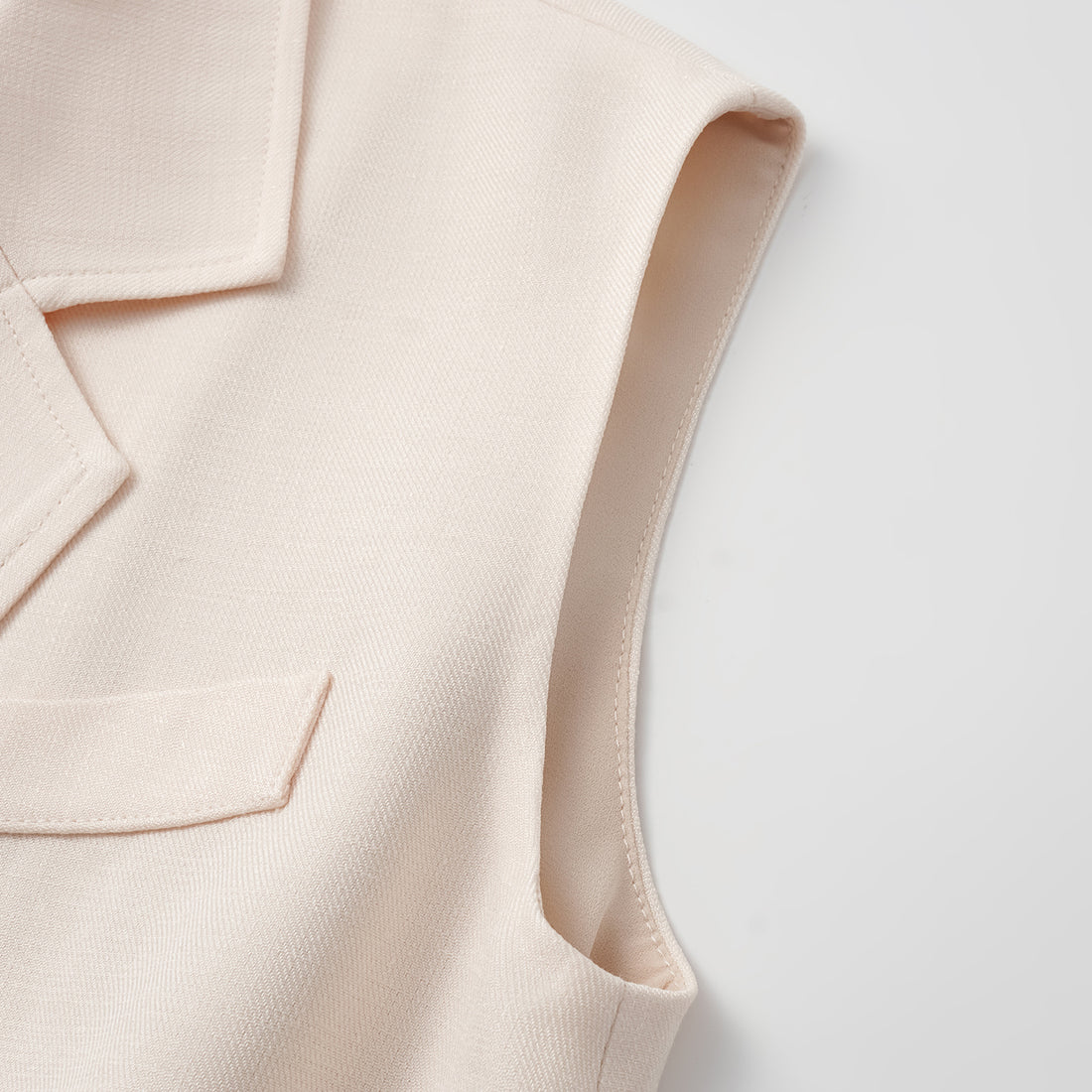 "Weekend at Monaco." Special bamboo texture acetate vest - Ivory