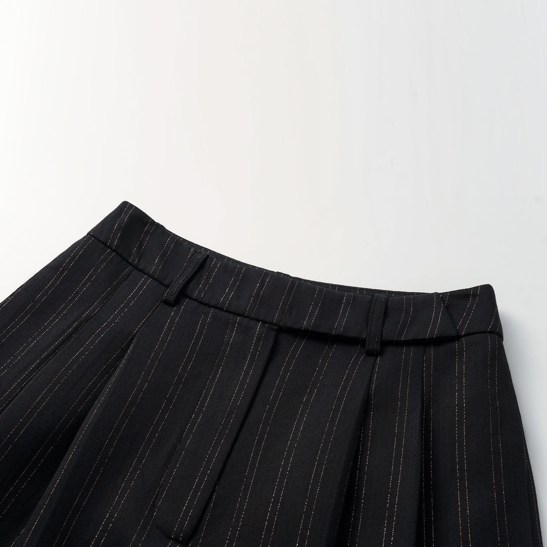 "Speak Sleek." Italian gold weaving straight suit shorts—Indigo