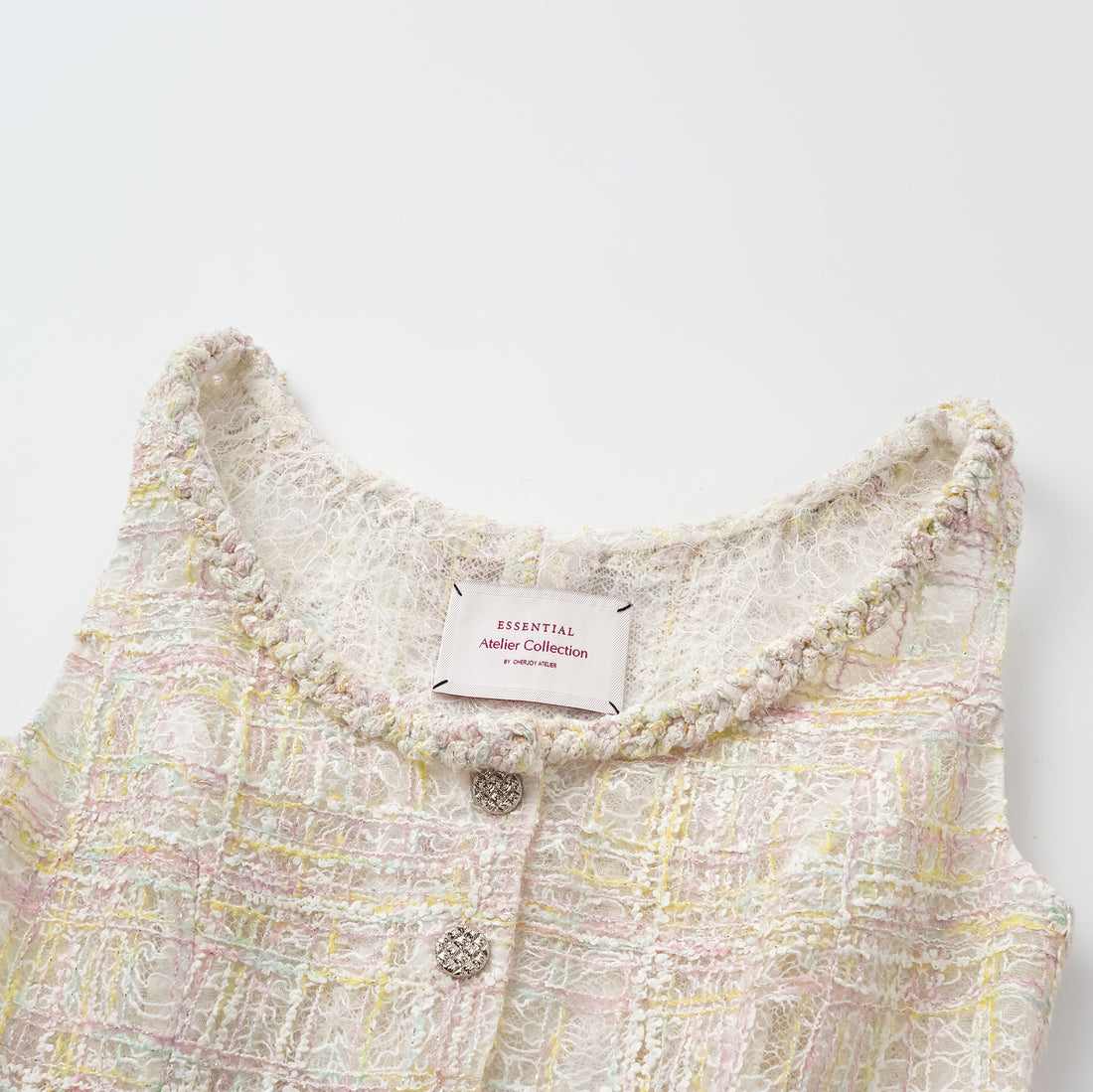"Quiet Mastery." Lace vest made with special craftsmanship from top French craft workshop