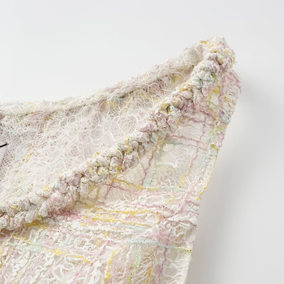 "Quiet Mastery." Lace vest made with special craftsmanship from top French craft workshop