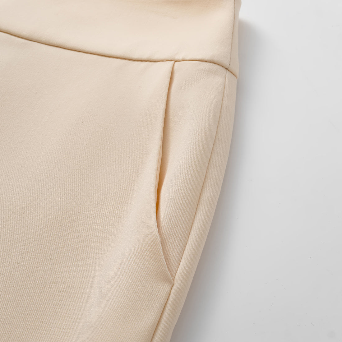 "Weekend at Monaco." Italian textured fabric 9-point flared pants—Beige