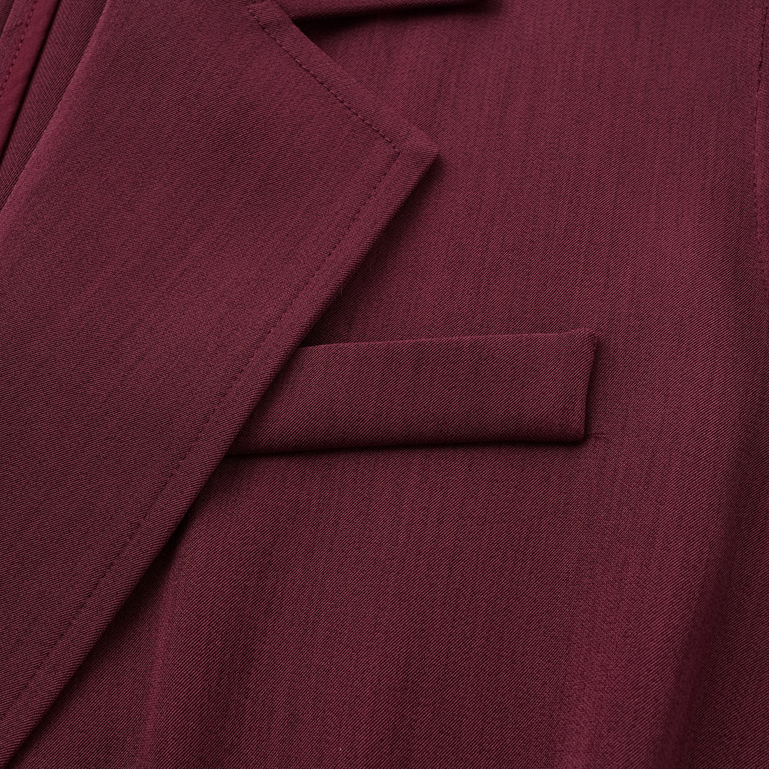 "Westminster weekdays." 義大利輕薄肌理彈性西裝背心—Mulberry Rouge花燃未央