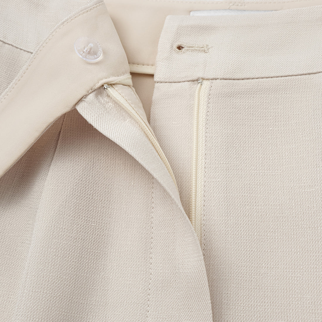 "Intellectual Moment" Special Silk and Bamboo Texture Acetate Shorts - Cha Xi