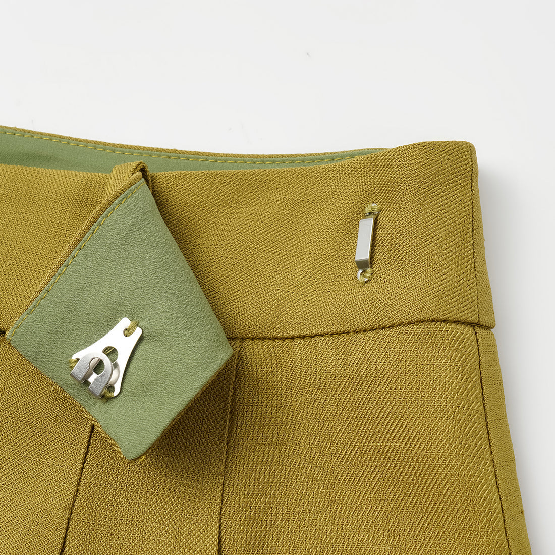 "Intellectual Moment" Special Silk and Bamboo Texture Acetate Shorts - Mu Jiang