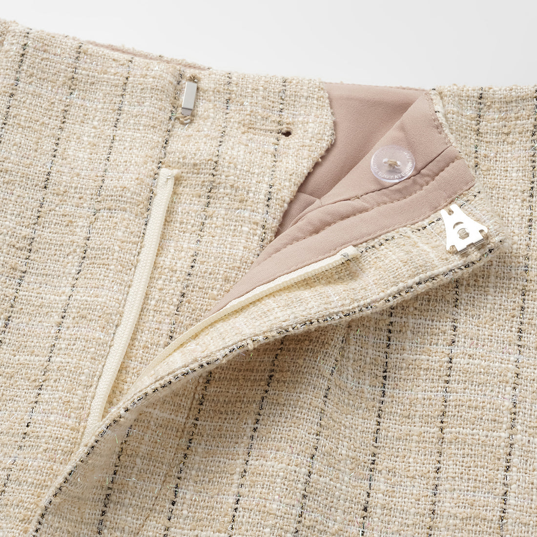 "Westminster Weekdays" Light Tweed Pencil Skirt - Vanilla Soufflé
