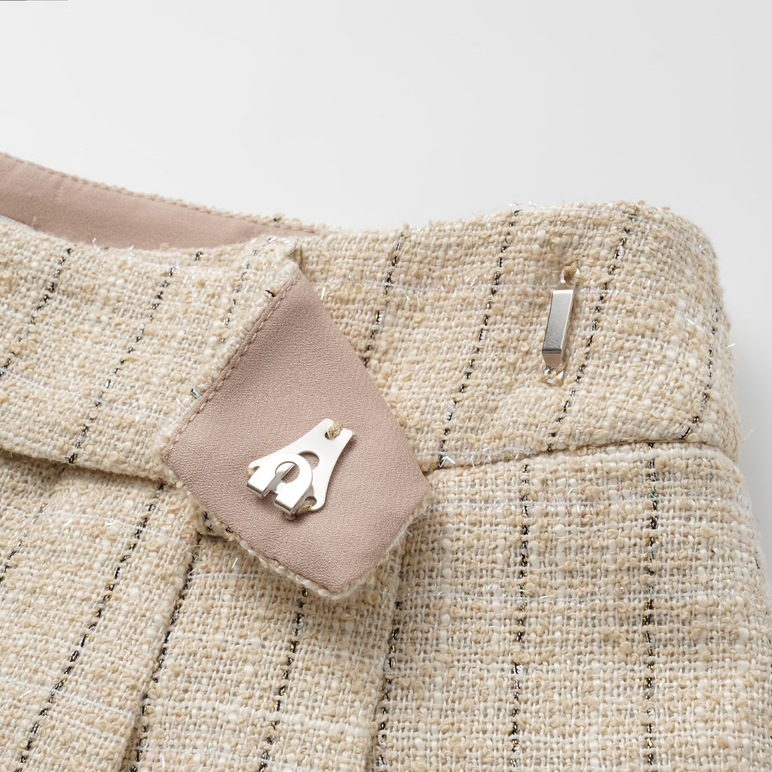 "Westminster Weekdays" Light Tweed Shorts - Vanilla Soufflé