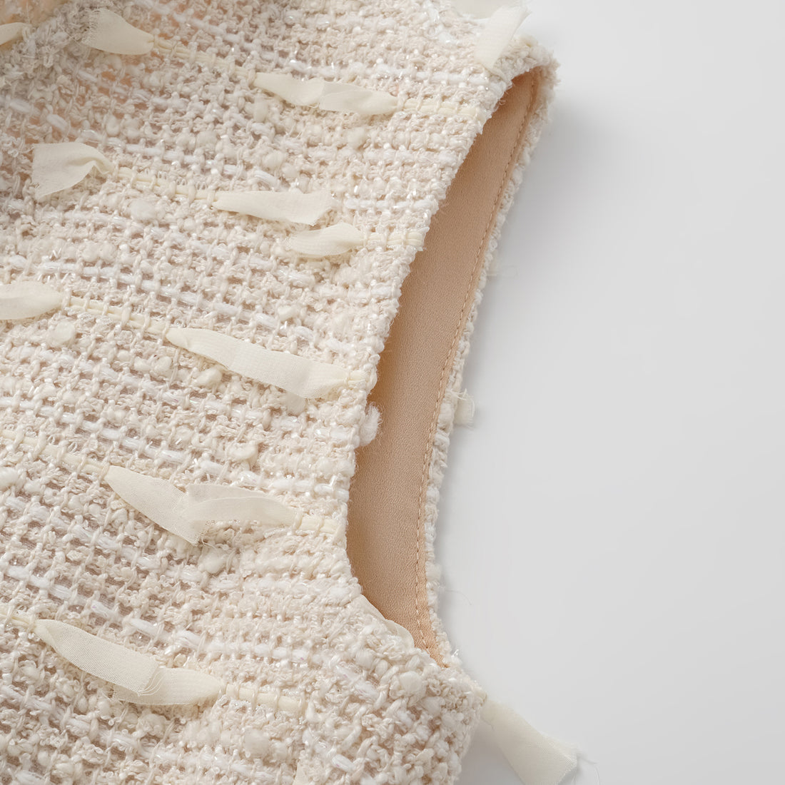 "Spring" Light Tweed Three-Dimensional Cut Light Chinese Style Vest Top - Tea White Listening to the Wind