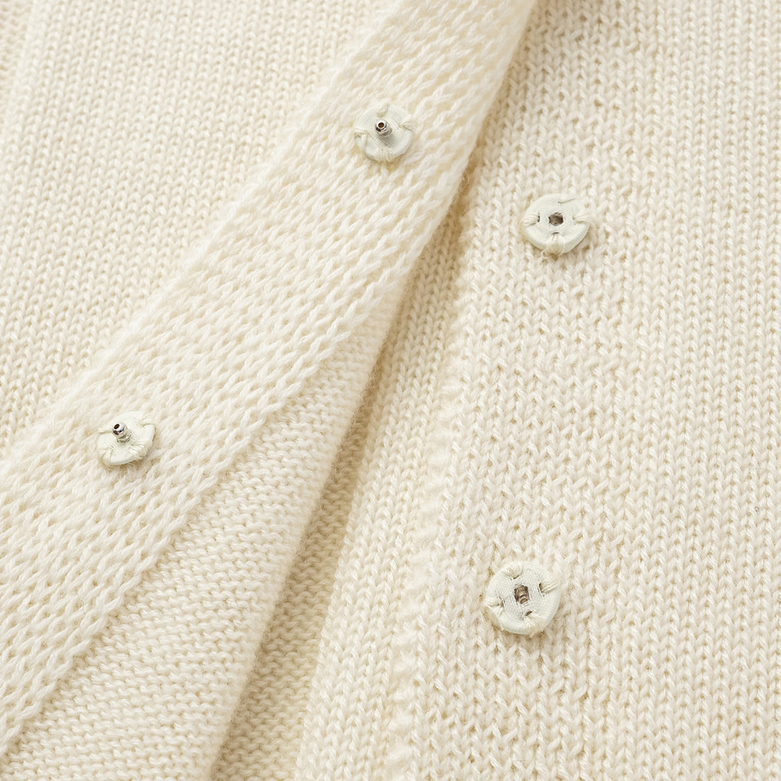 "Autumn Diary" 100% Cashmere V-neck vest - Milk