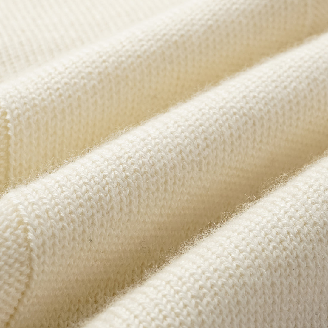 "Autumn Diary" 100% Cashmere V-neck vest - Milk