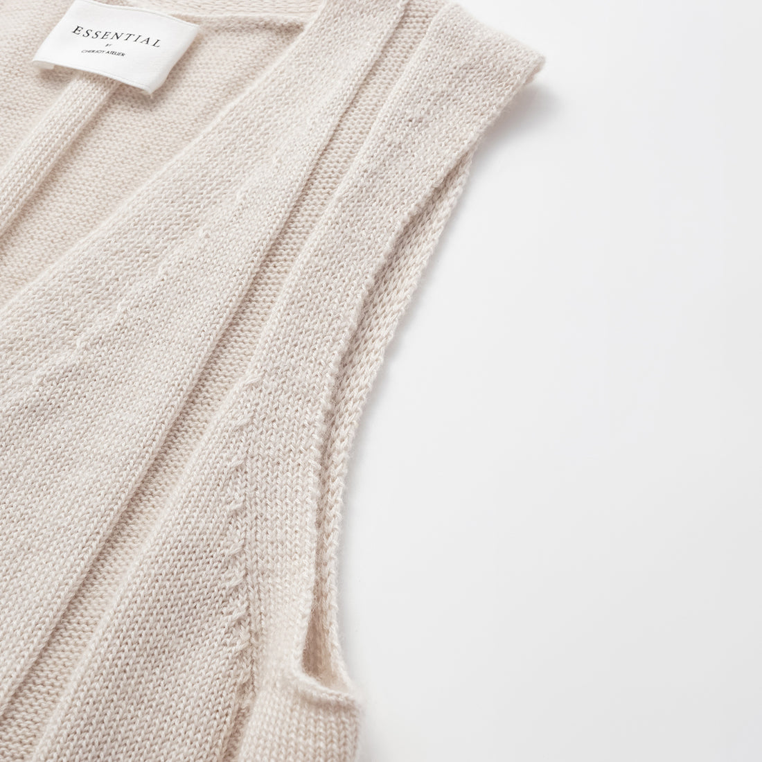 “Autumn Diary” 100% Cashmere V-Neck Tank Top—Rose Water