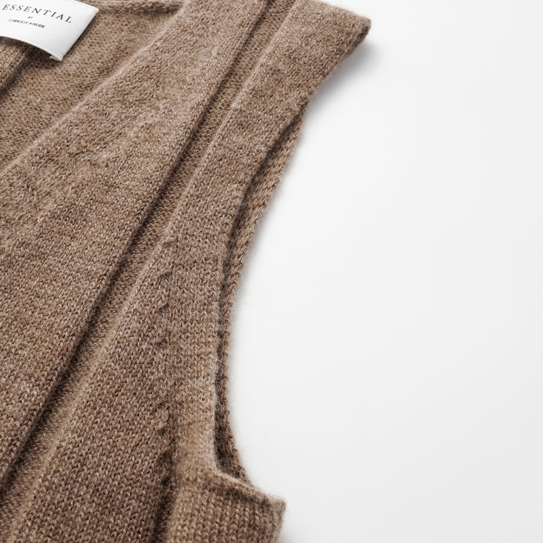 “Autumn Diary” 100%Cashmere V領背心—Earl Gray