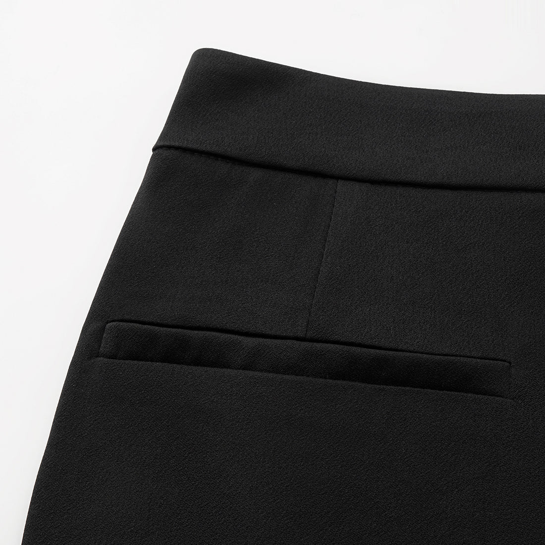 "Speak Sleek." 醋酸美腿濾鏡喇叭褲 — Black