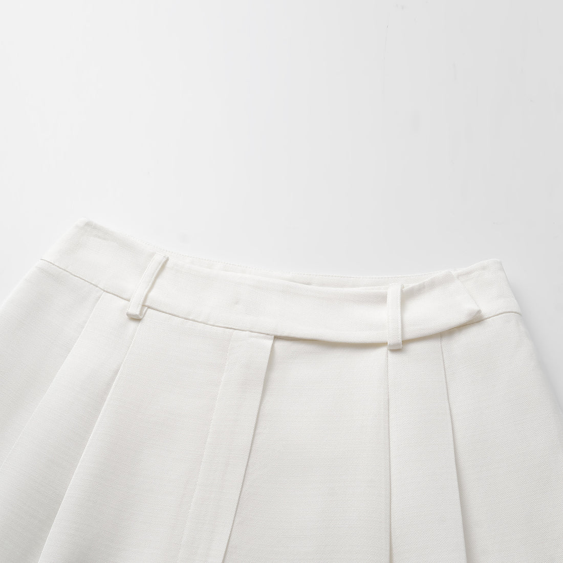 "Speak Sleek" Luxe Lightweight Hemp Textured Acetate Shorts - Ivory