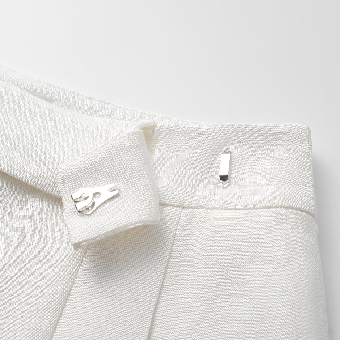 "Speak Sleek" Luxe Lightweight Hemp Textured Acetate Shorts - Ivory