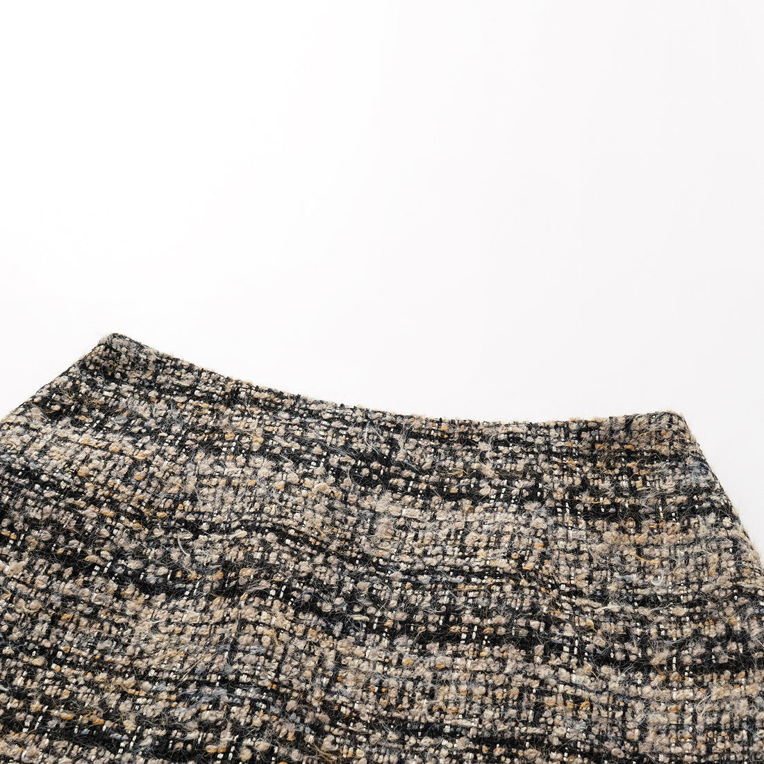 “Knightsbridge citywalk.” Tweed Skirt - Camel/Black