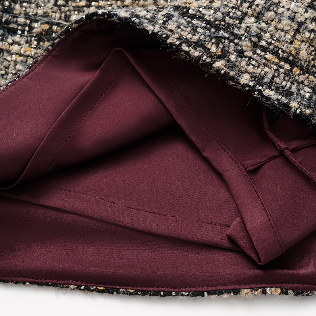 “Knightsbridge citywalk.” Tweed Skirt - Camel/Black