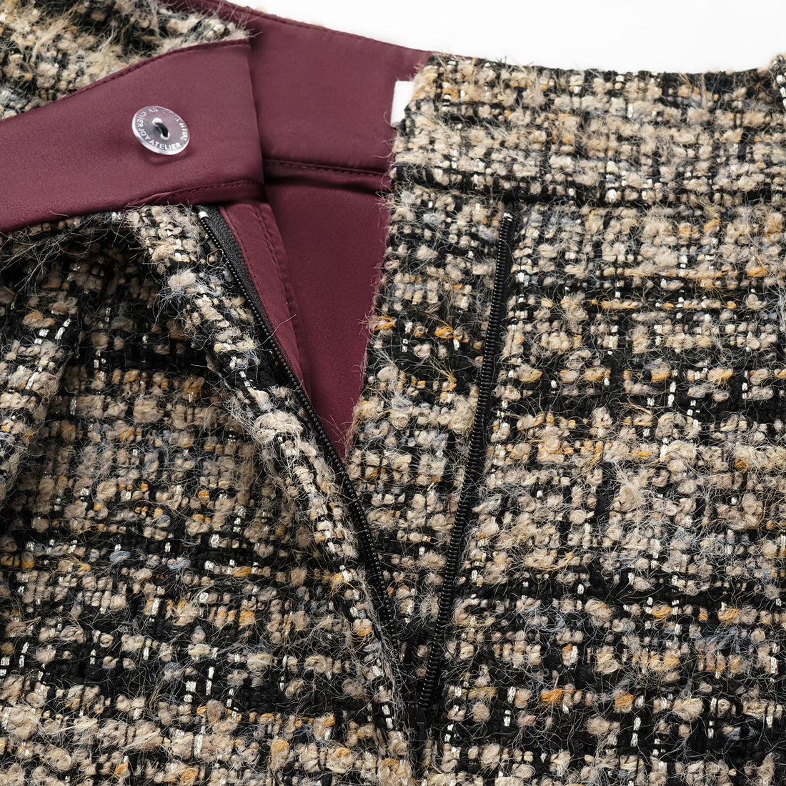 “Knightsbridge citywalk.” Tweed shorts – camel/black
