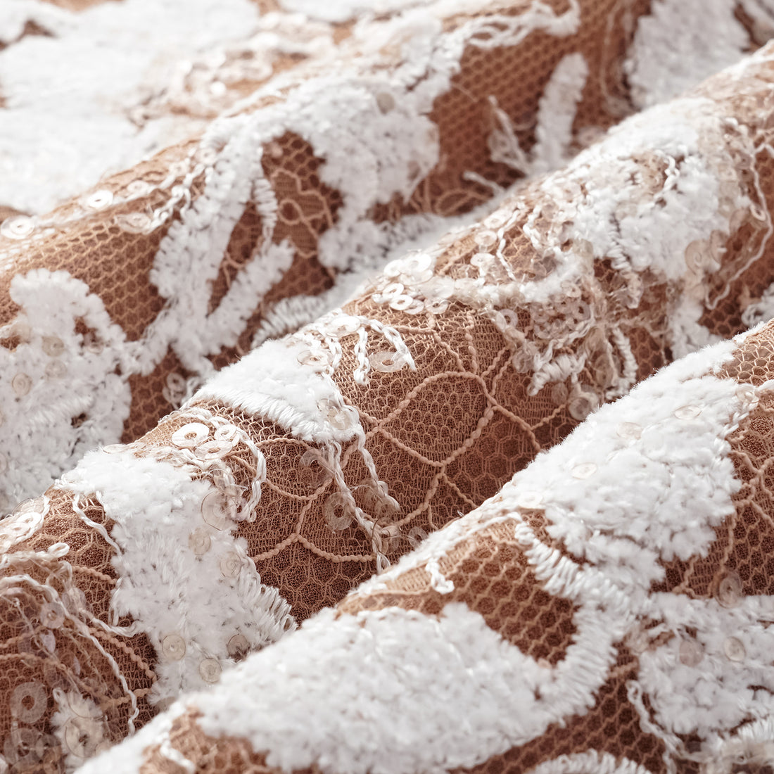 “Welcome to my party.” Velvet flower embroidery vest—Champagne