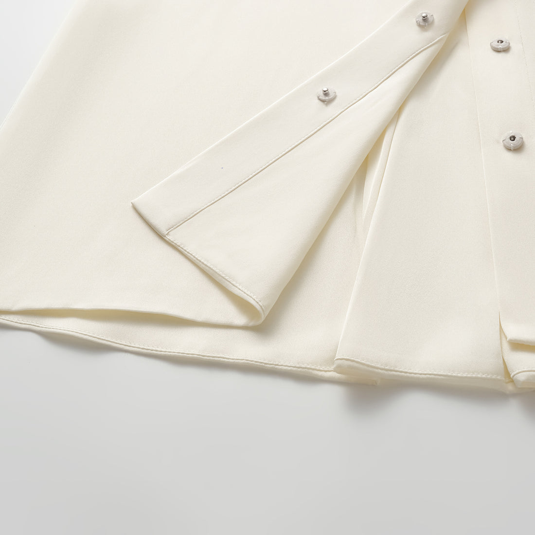 "Lazily in the Spring" 100% mulberry silk chiffon three-dimensional tailoring Chinese style blouse - Morning White