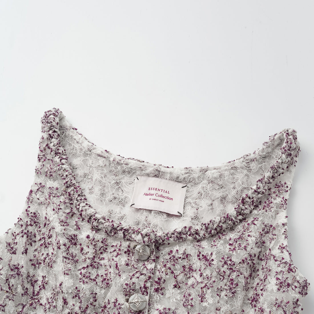 "Quiet Mastery." Lace vest made with special craftsmanship from top French craft workshop