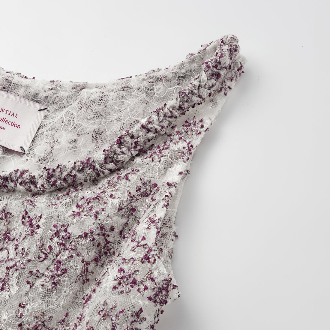 "Quiet Mastery." Lace vest made with special craftsmanship from top French craft workshop