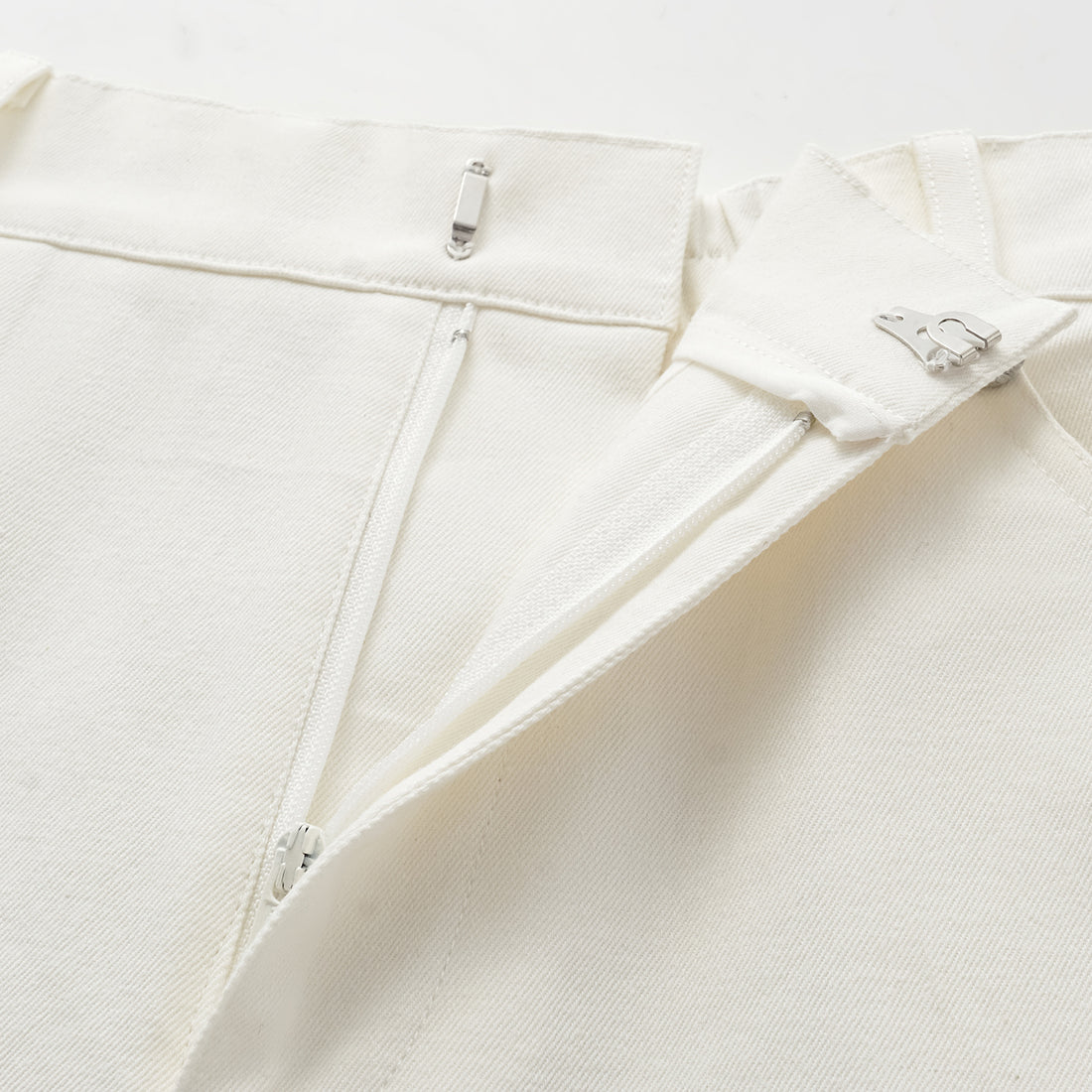 "Easy-go Chic" Premium High Stretch Cotton Denim Cropped Pants - White
