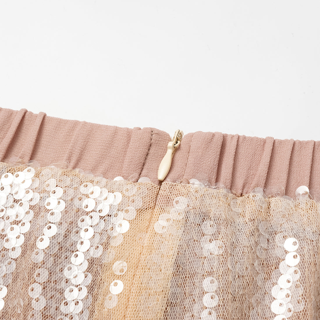 “Daytime Party.” Shimmering wide-leg trousers