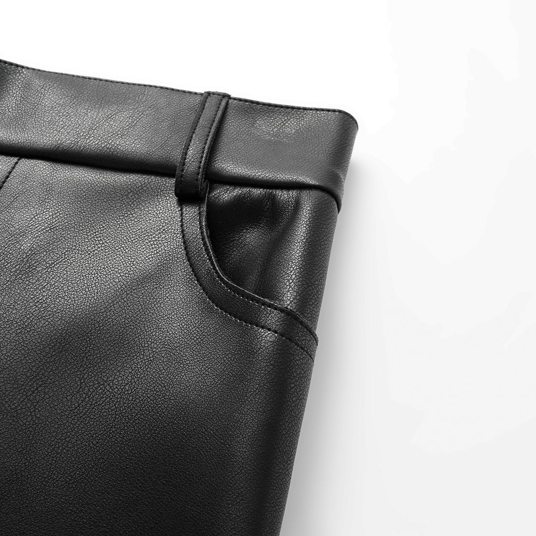 "Easy-go Chic" Vegan Leather Cropped Pants - Black